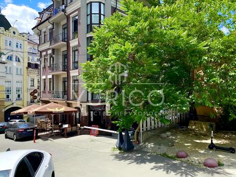 комерційна за адресою Воздвиженська вул., 51