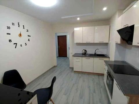 квартира за адресою Академіка Глушкова просп., 15