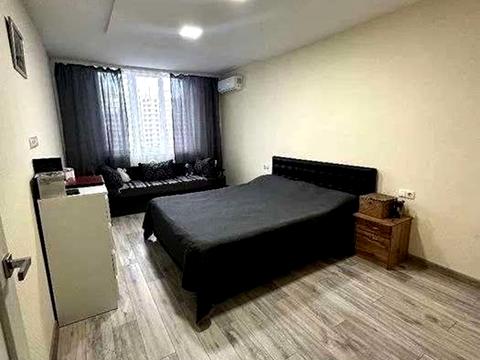 квартира за адресою Академіка Глушкова просп., 15