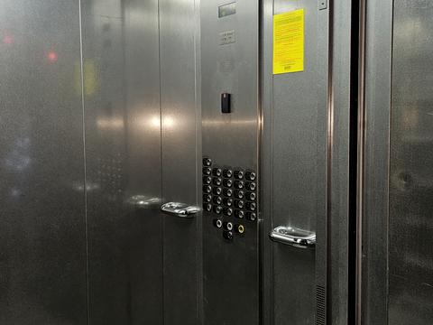 квартира за адресою Дніпровська набережна вул., 20-Б