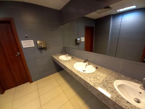 комерційна за адресою Шевченка вул., 28