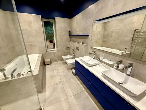 будинок за адресою Телевізійна