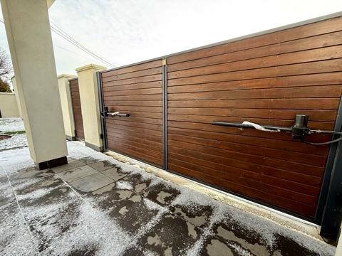 будинок за адресою Телевізійна