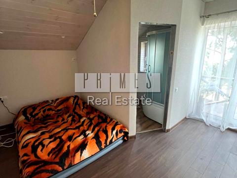 будинок за адресою Набережна, 12