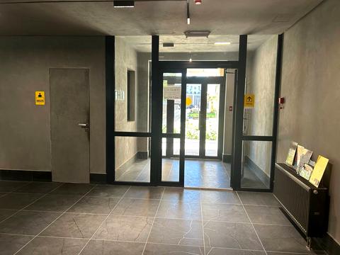 комерційна за адресою Юлії Здановської вул. (Ломоносова), 28