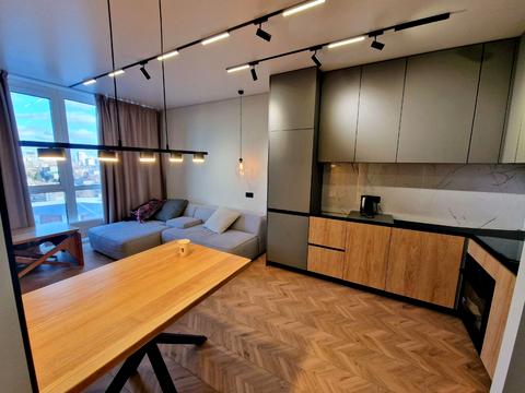 квартира за адресою Причальна вул., 12