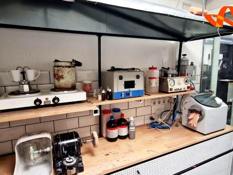 комерційна за адресою Хіміків вул., 17б