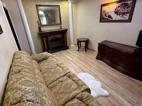 квартира за адресою Середньофонтанська вул., 12а