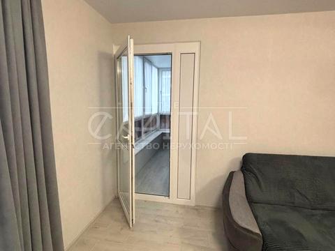 квартира по адресу Олександра Олеся ул., 4-Б