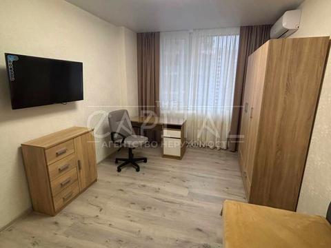 квартира по адресу Олександра Олеся ул., 4-Б