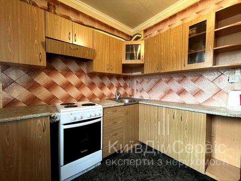 квартира за адресою Анни Ахматової вул., 6