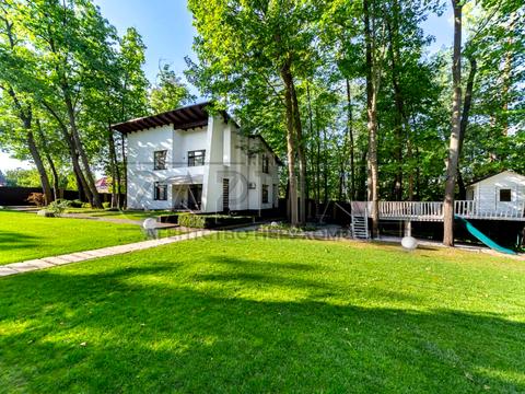 дом по адресу Патріарха Володимира Романюка ул. (Жовтнева), 1