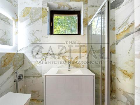 дом по адресу Патріарха Володимира Романюка ул. (Жовтнева), 1