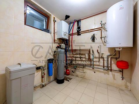 дом по адресу Патріарха Володимира Романюка ул. (Жовтнева), 1