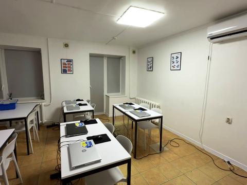 комерційна за адресою Петра Панча вул., 13