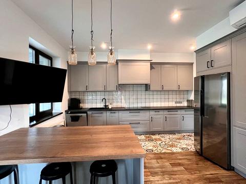 будинок за адресою набережна, 7