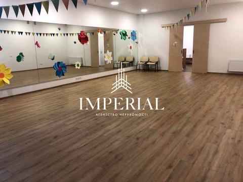 комерційна за адресою Професора Караваєва вул., 1