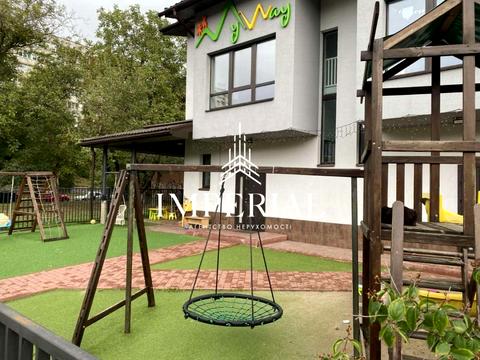 комерційна за адресою Професора Караваєва вул., 1