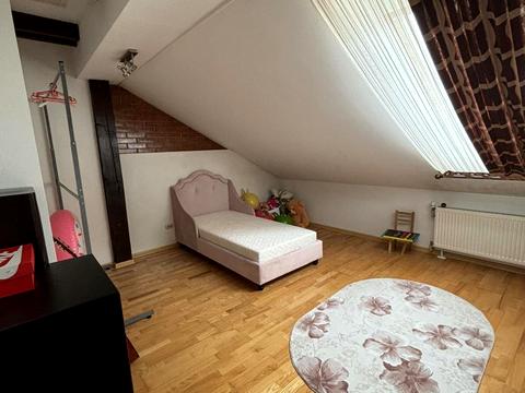 квартира за адресою Росвигівська вул., 7-А