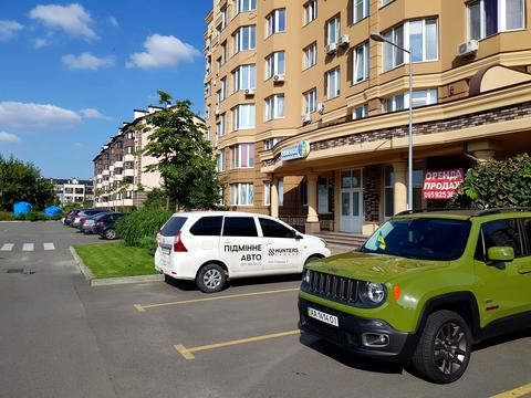 комерційна за адресою Щаслива вул., 20