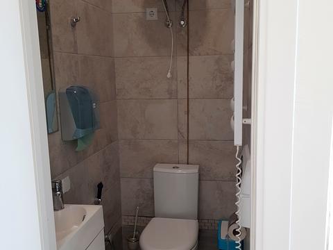 комерційна за адресою Щаслива вул., 20