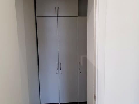 комерційна за адресою Щаслива вул., 20