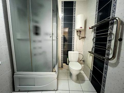 комерційна за адресою Соборності просп., 42