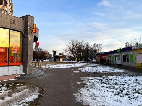 комерційна за адресою Соборності просп., 42