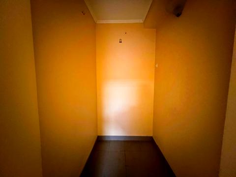 комерційна за адресою Соборності просп., 42