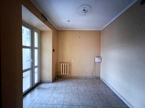 комерційна за адресою Соборності просп., 42