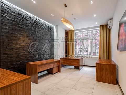 комерційна за адресою Полтавська вул., 12