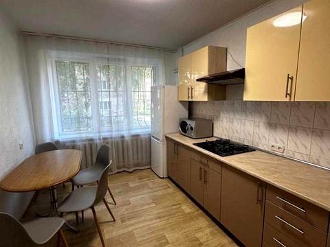 квартира за адресою Академіка Янгеля вул., 4