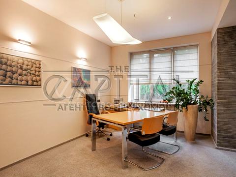 комерційна за адресою Василя Тютюнника вул. (Анрі Барбюса), 5-В