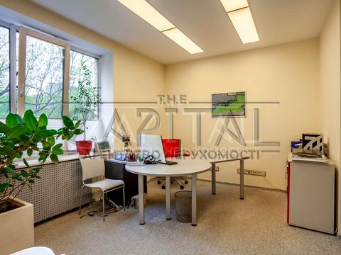 комерційна за адресою Василя Тютюнника вул. (Анрі Барбюса), 5-В