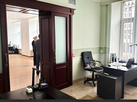 коммерческая по адресу Крещатик ул. (Kreschatic), 7