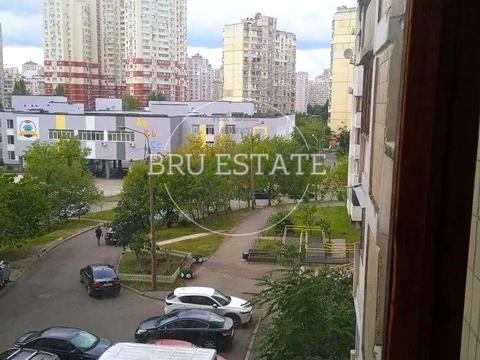 квартира за адресою Срібнокільська вул., 8