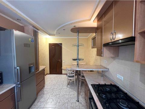 квартира за адресою Академіка Ющенка вул., 10