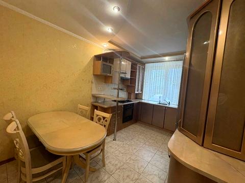 квартира за адресою Академіка Ющенка вул., 10