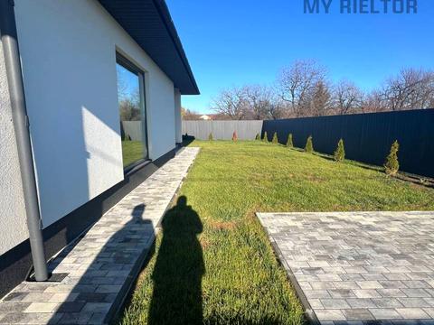 дом по адресу Центральна, 8