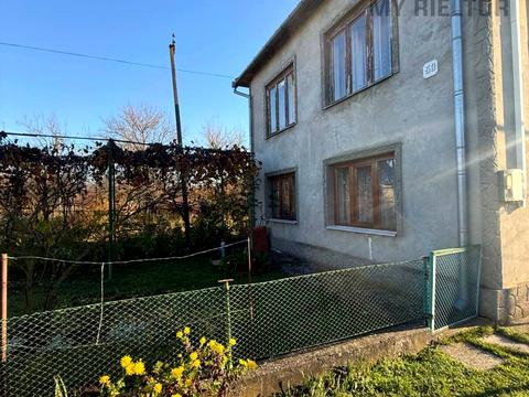 будинок за адресою Центральна, 80