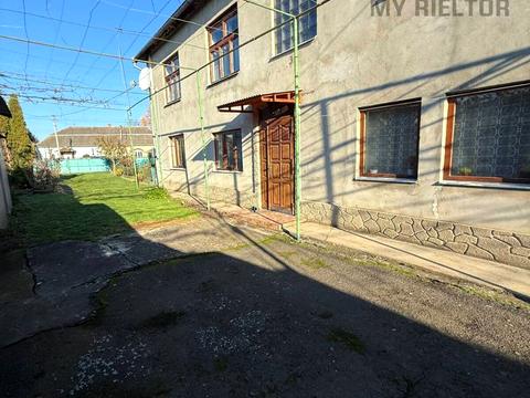 будинок за адресою Центральна, 80