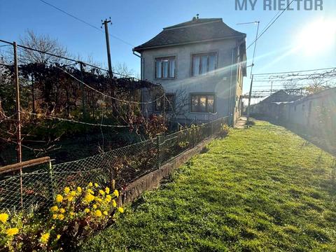 будинок за адресою Центральна, 80