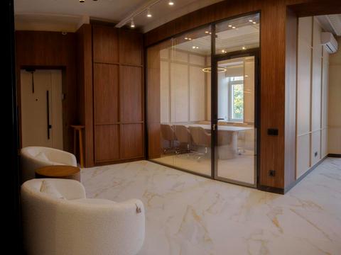 комерційна за адресою Еспланадна вул., 32