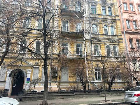 комерційна за адресою Заньковецької вул., 3/1