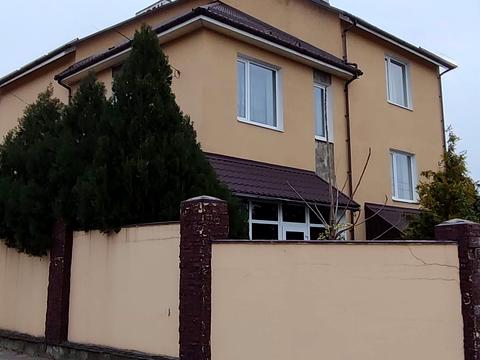 будинок за адресою Дністровська