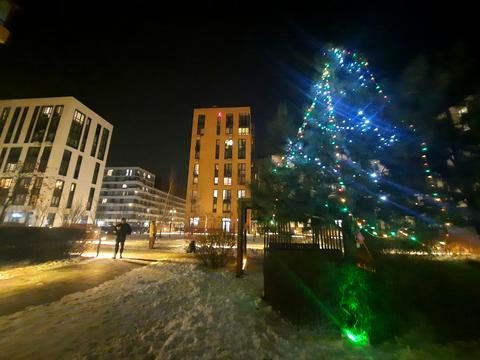 комерційна за адресою Київ, Салютна вул., 2к6