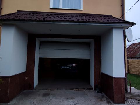 будинок за адресою Дністровська