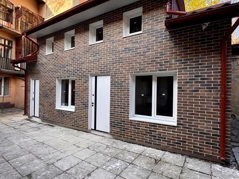 комерційна за адресою Городоцька вул., 55