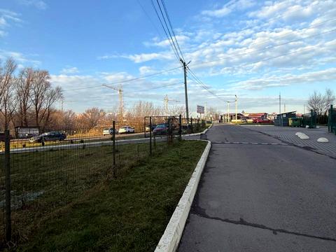 комерційна за адресою Степана Бандери вул., 40/1а