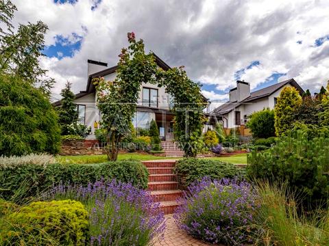 дом по адресу Зоряна